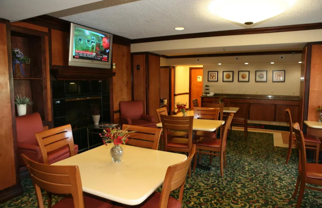 Baymont By Wyndham Kalamazoo East-1