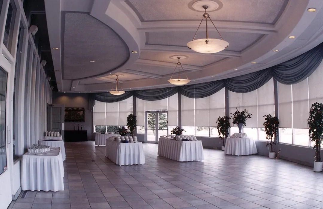Chateau Louis Hotel & Conference Centre-1