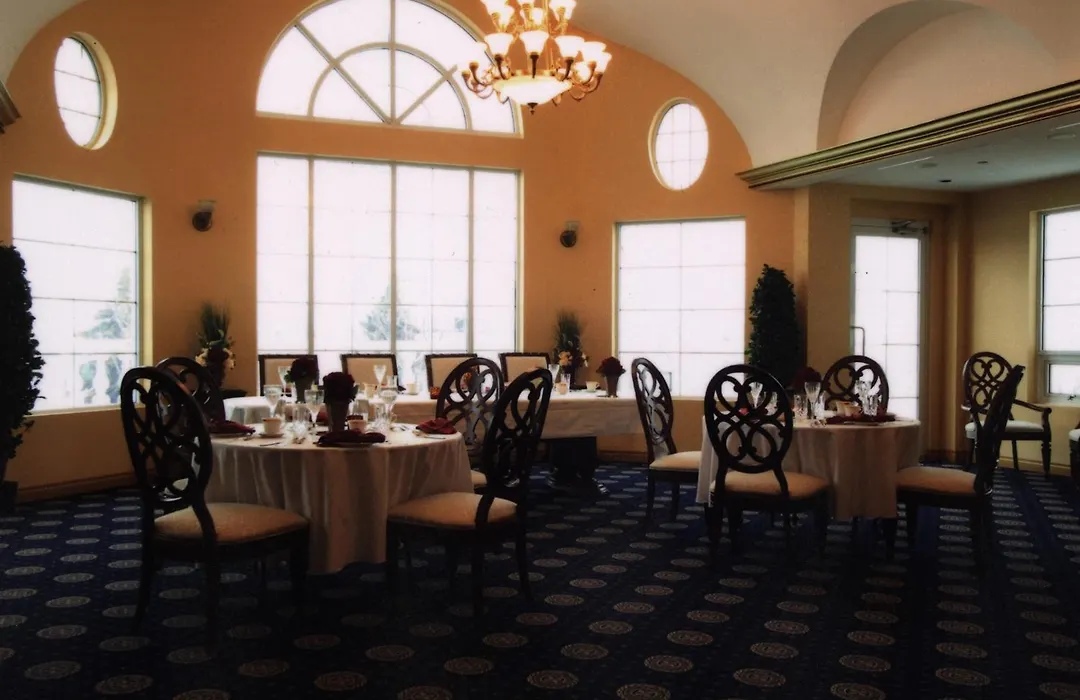 Chateau Louis Hotel & Conference Centre-1