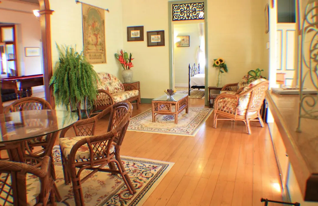 Classique Bed & Breakfast-1