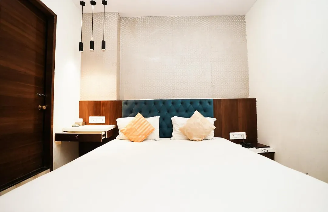 Fabhotel Elegance-1