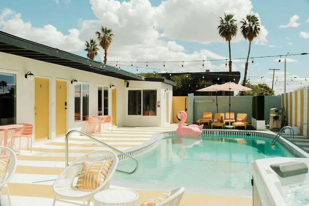 Mod Retreat In Vibrant Palm Springs-1