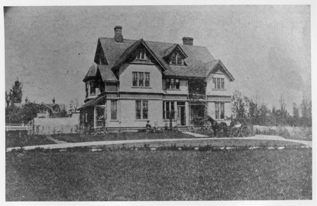 Andy'S Blue House-1