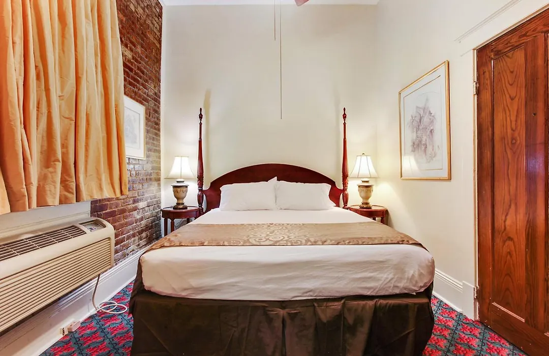 New Orleans Guest House-1