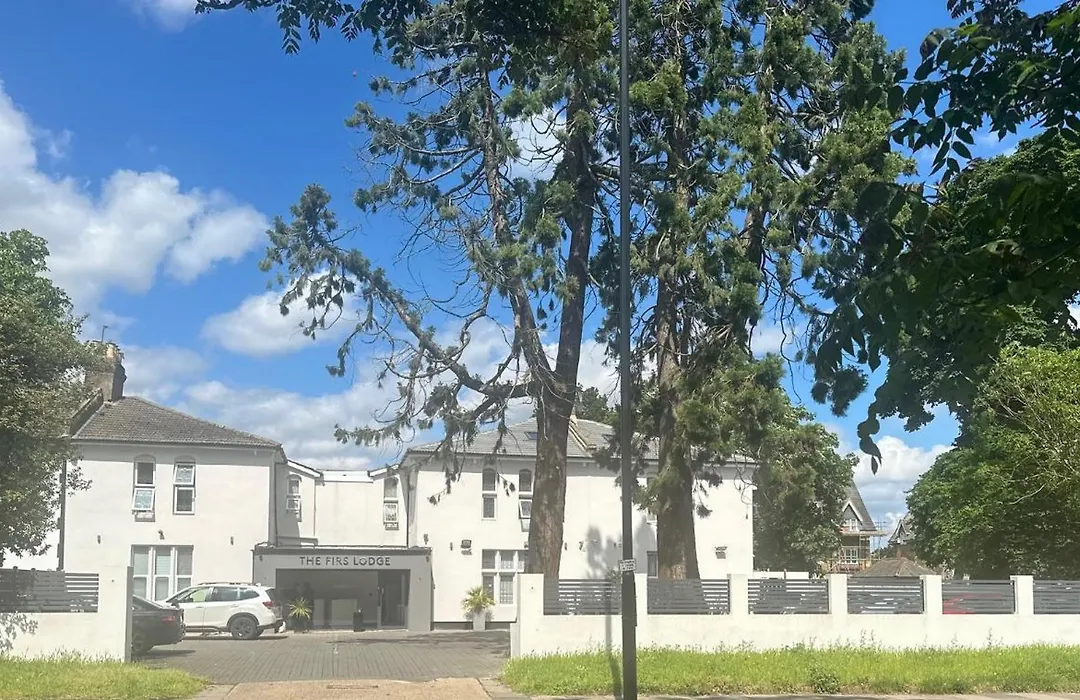 Oyo Firs Lodge London Heathrow-1