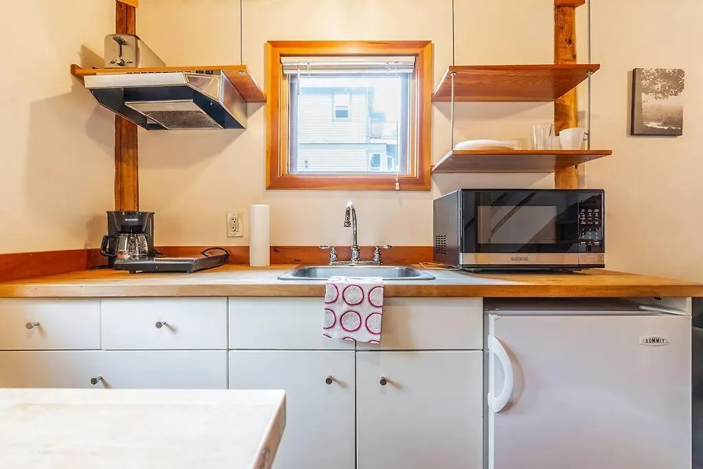 Charming Two-Level Retreat In Capitol Hill - Foxglove Inn-1