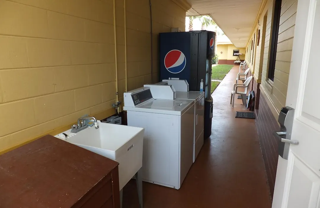 Budget Inn Express-1