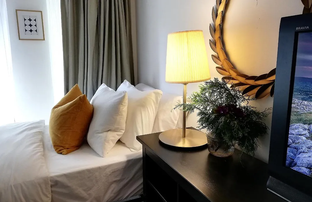 Stylish Downtown Toronto Residential Hotel-1