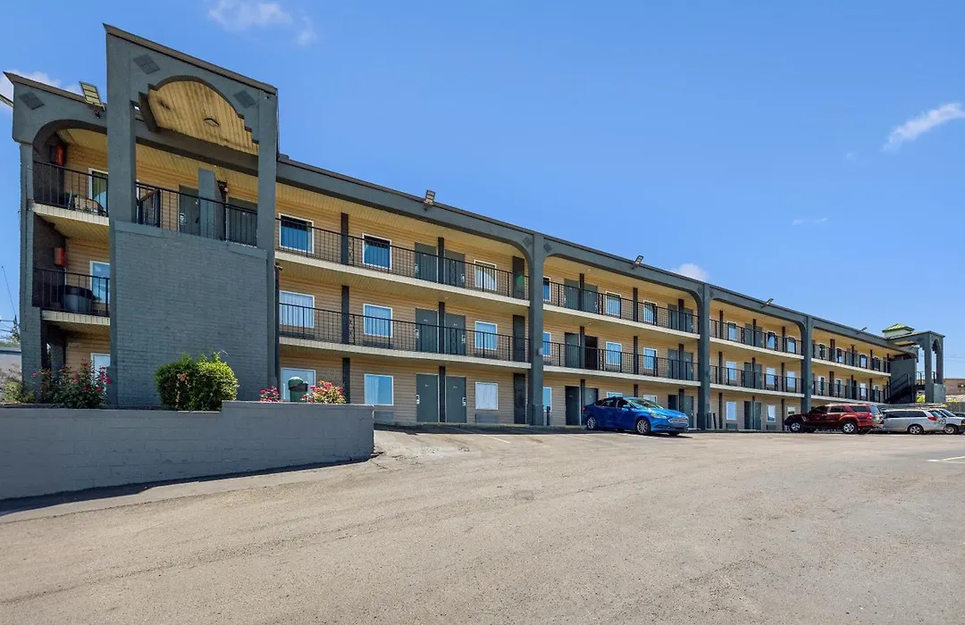 Knights Inn Antioch-1