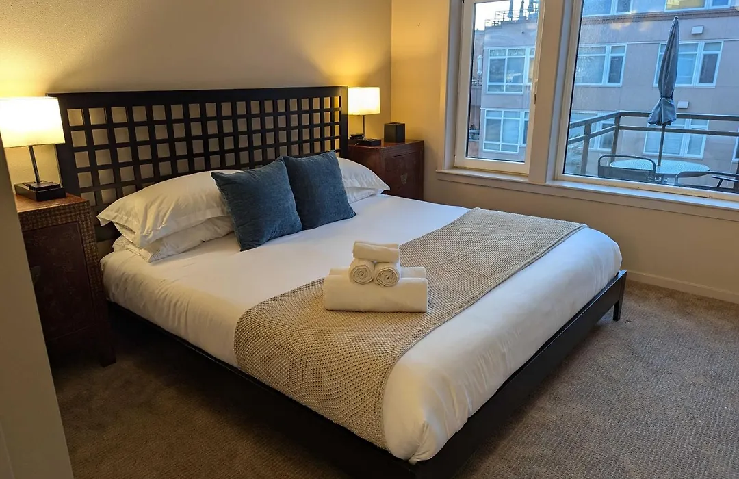 New Downtown 2 Beds, 2 Baths Waterfront Alaska 335-1