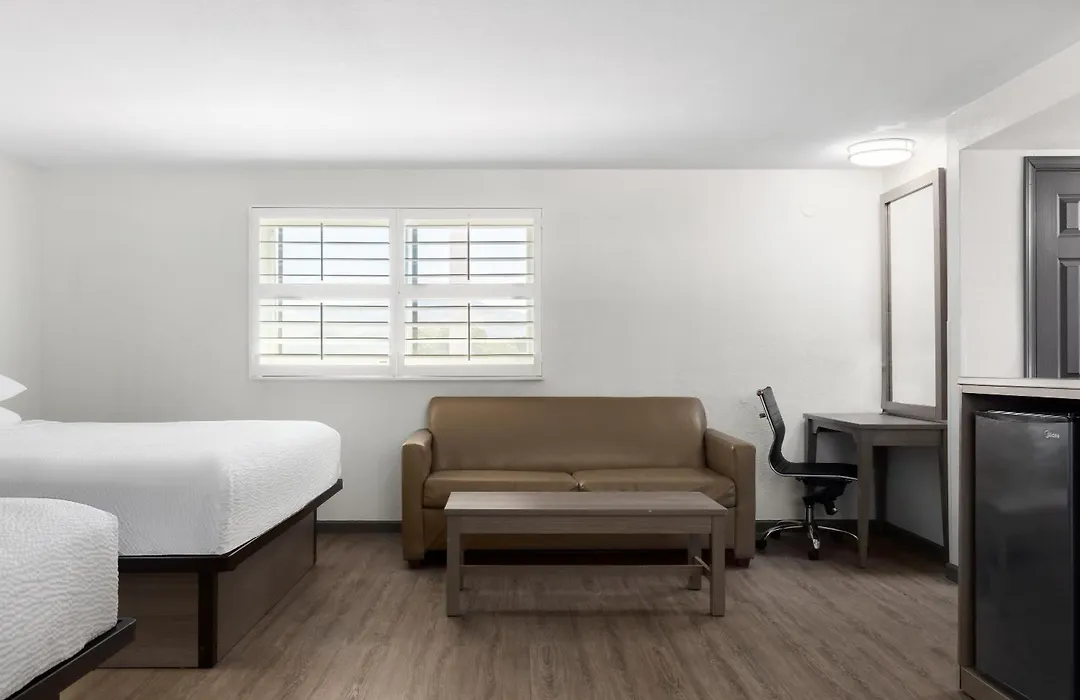 Ramada By Wyndham Medford Airport North-1