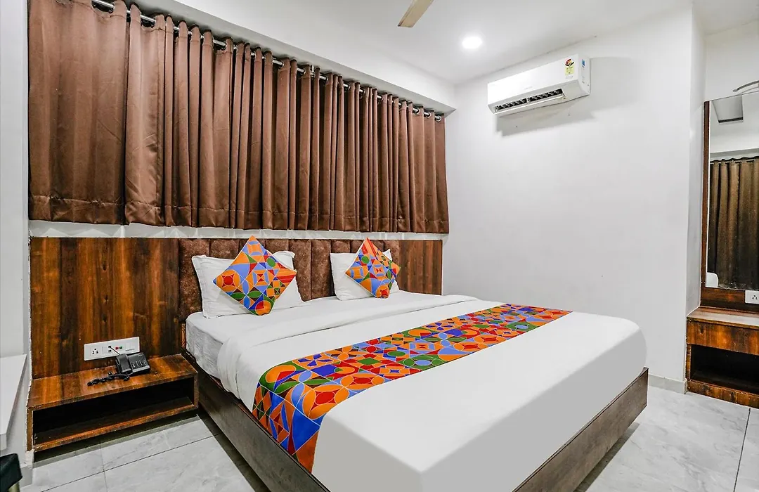 Fabhotel Rose Palace - Vesu-1