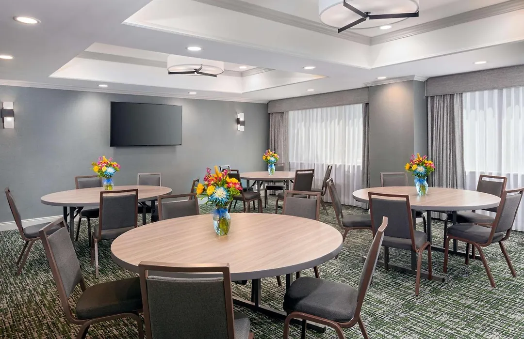 Hampton Inn Hartford Airport-1