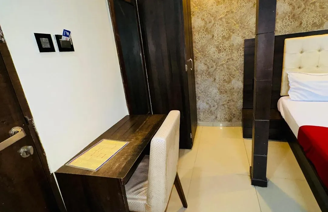 Hotel Mumbai Grand-1