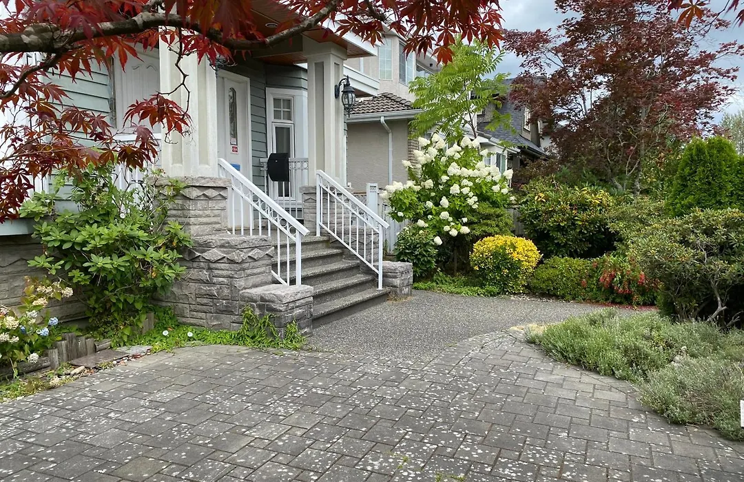 7 Bedrooms In The Heart Of Vancouver-1