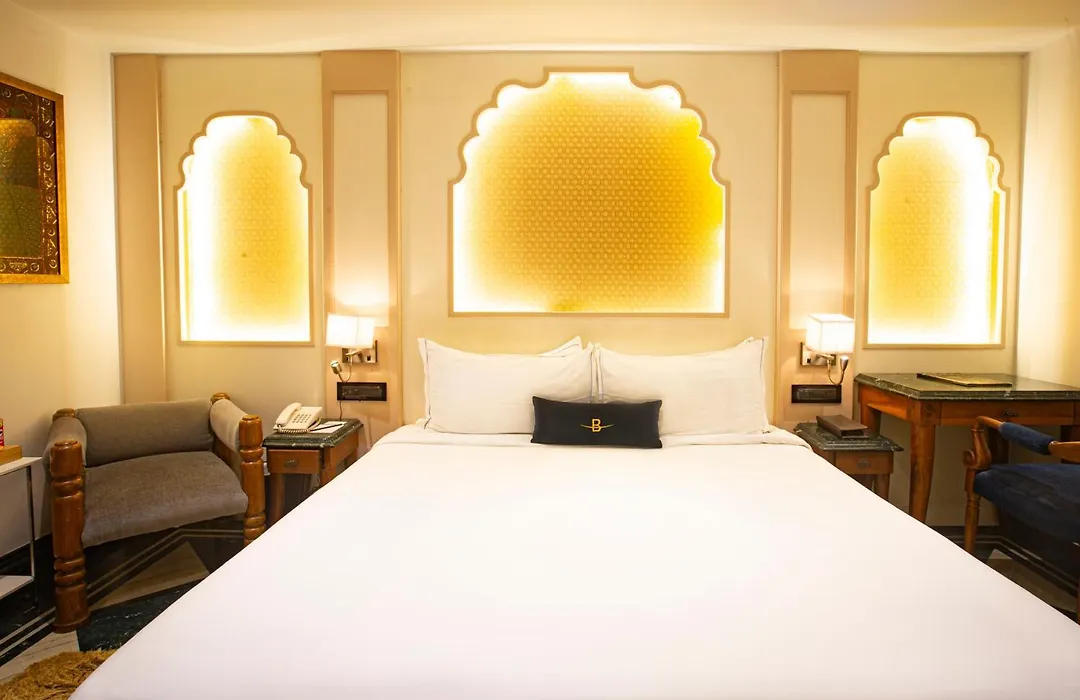 Hotel Bawa Continental Juhu Beach-1