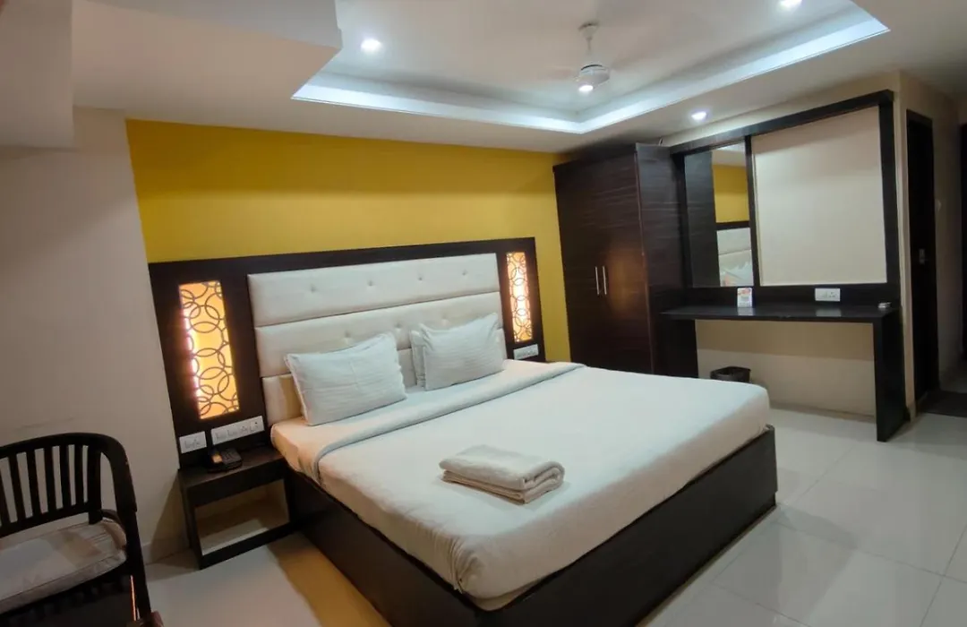 Pph Living Tricolours Hotel Gandhipuram-1