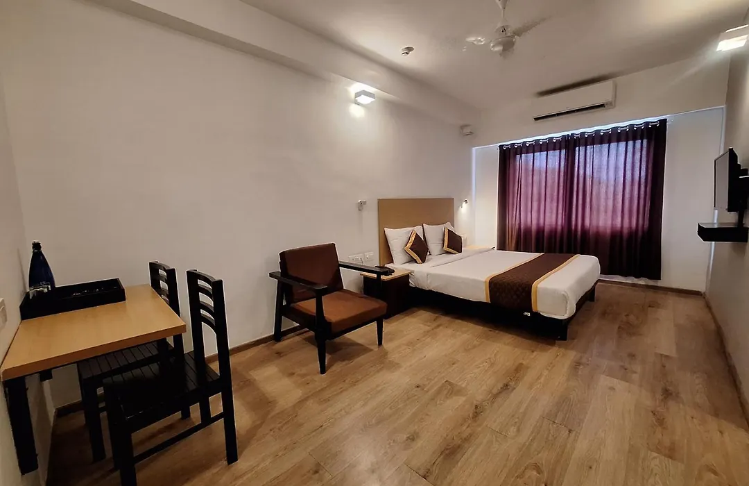 Hotel B R Regency-1