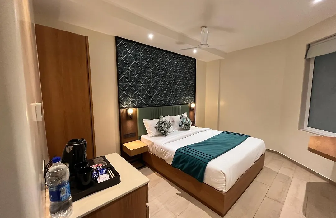 Esquire Hotel Near Bkc Mumbai-1