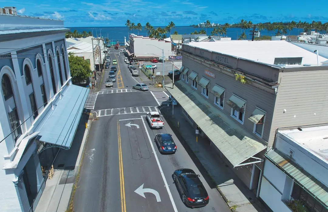 Howzit Hostels Hawaii-1