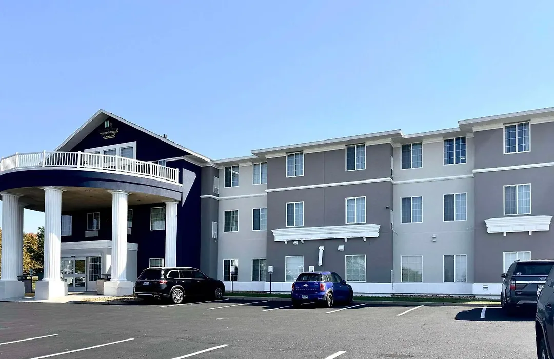 Mainstay Suites Madison Airport-1