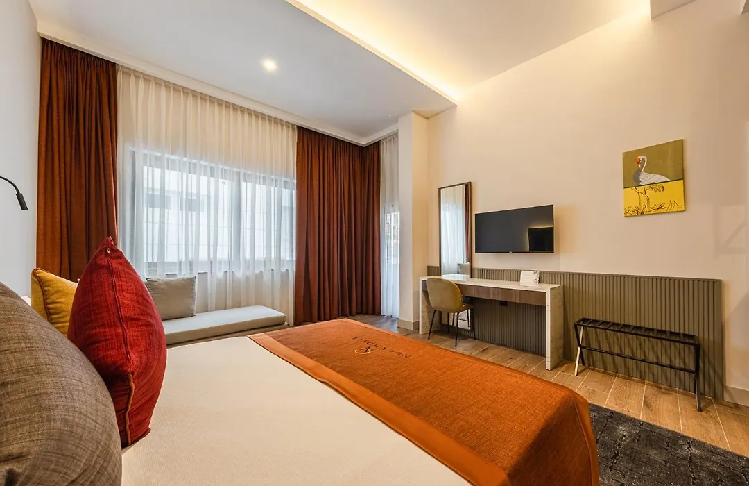 Mira Inn Lara-1