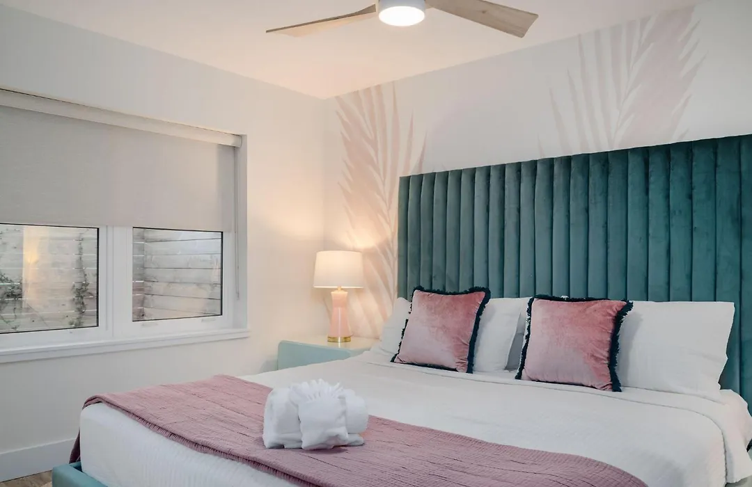 Haley'S Court Boutique Motel-1