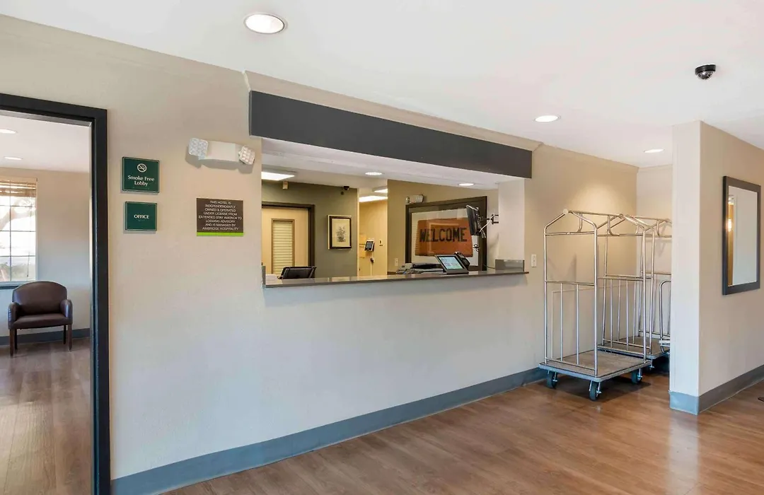 Extended Stay America Suites - Kansas City - Country Club Plaza-1