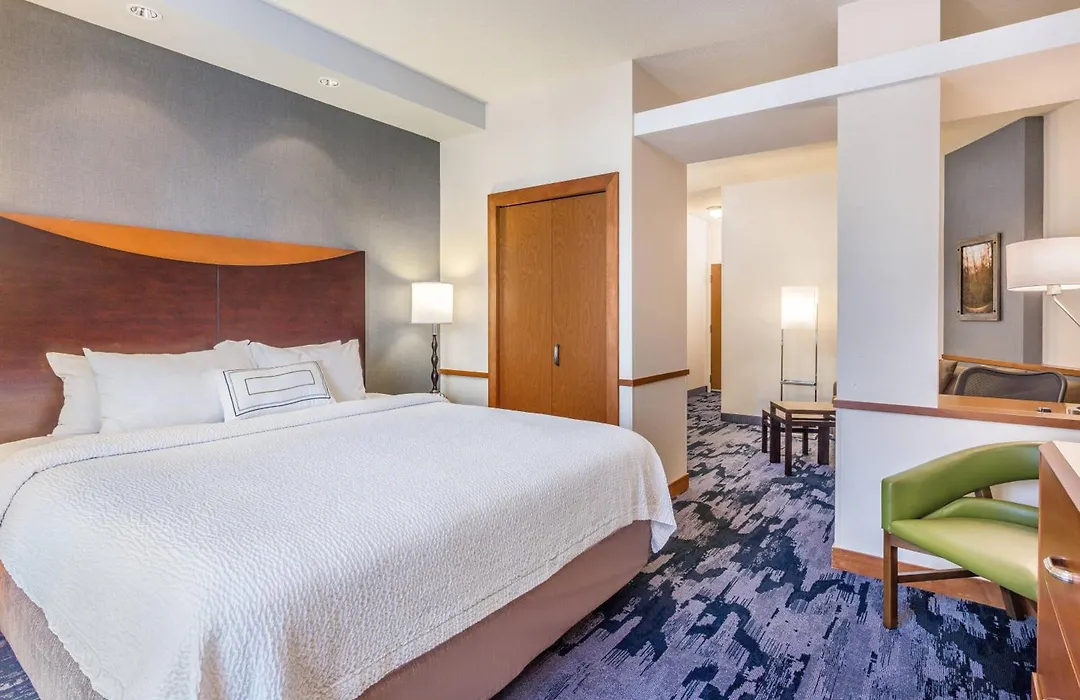 Fairfield Inn And Suites By Marriott Madison East-1