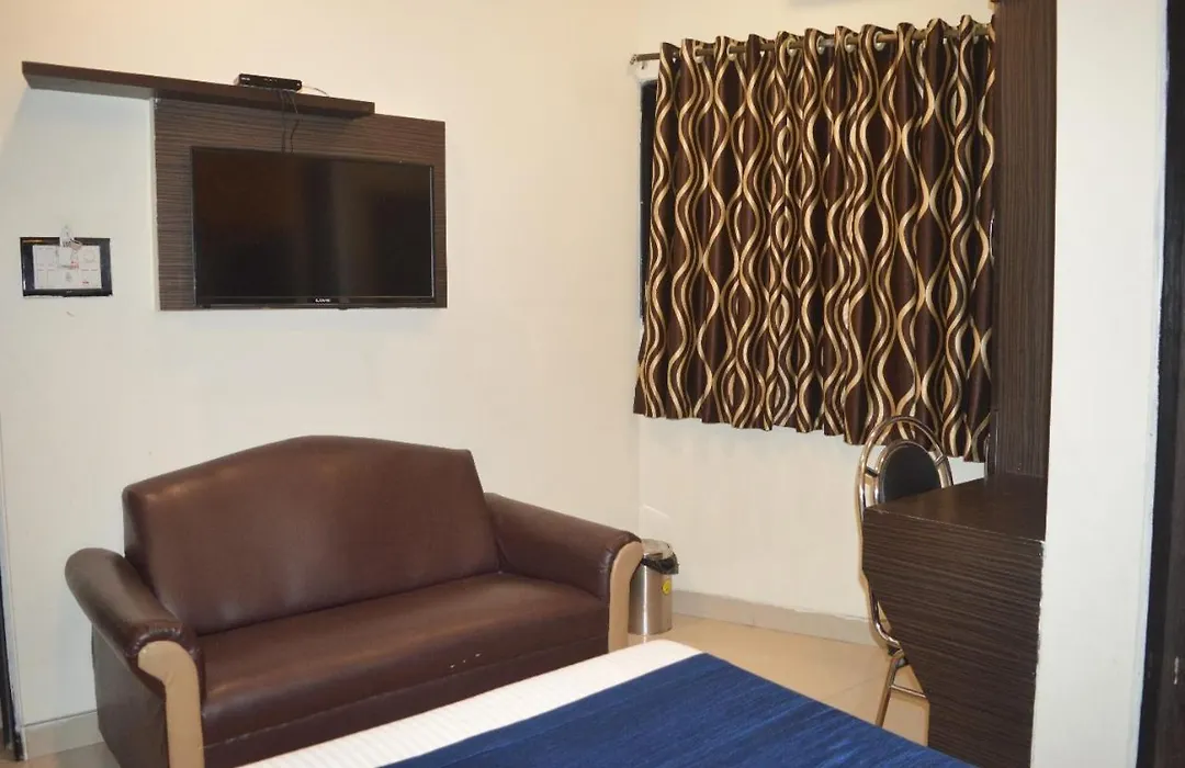 Hotel Akasa Inn Near T2 International Airport Mumbai-1