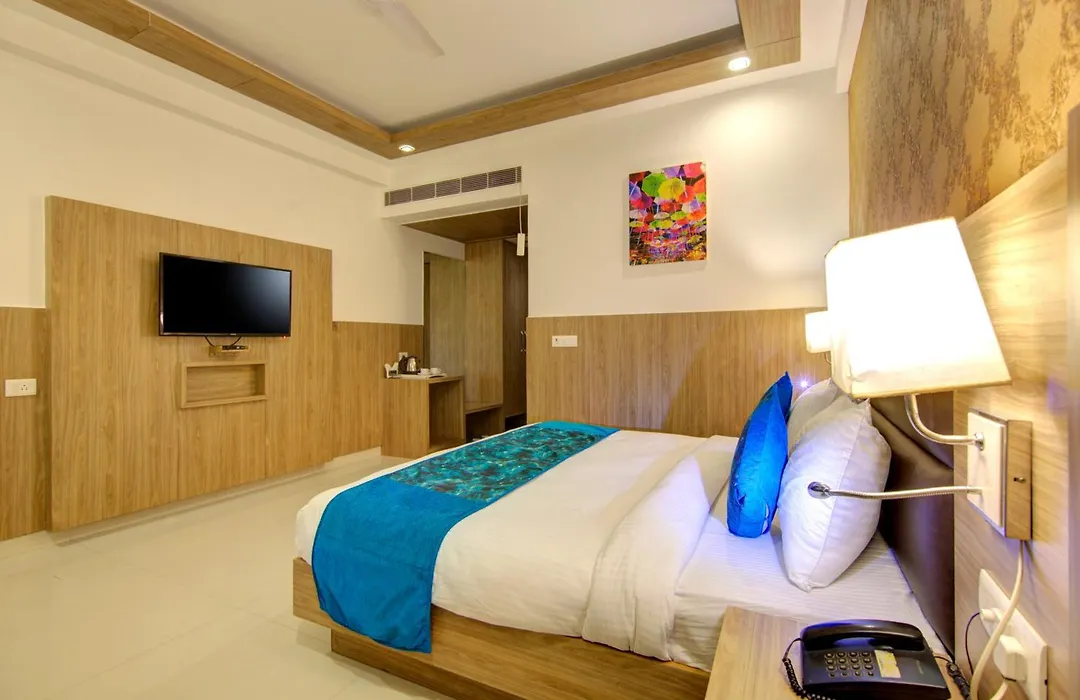 Hotel Elevate Inn - With Complimentary Pickup Or Drop Near Delhi Airport-1
