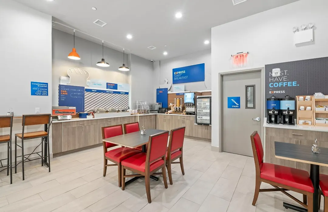 Holiday Inn Express & Suites-1