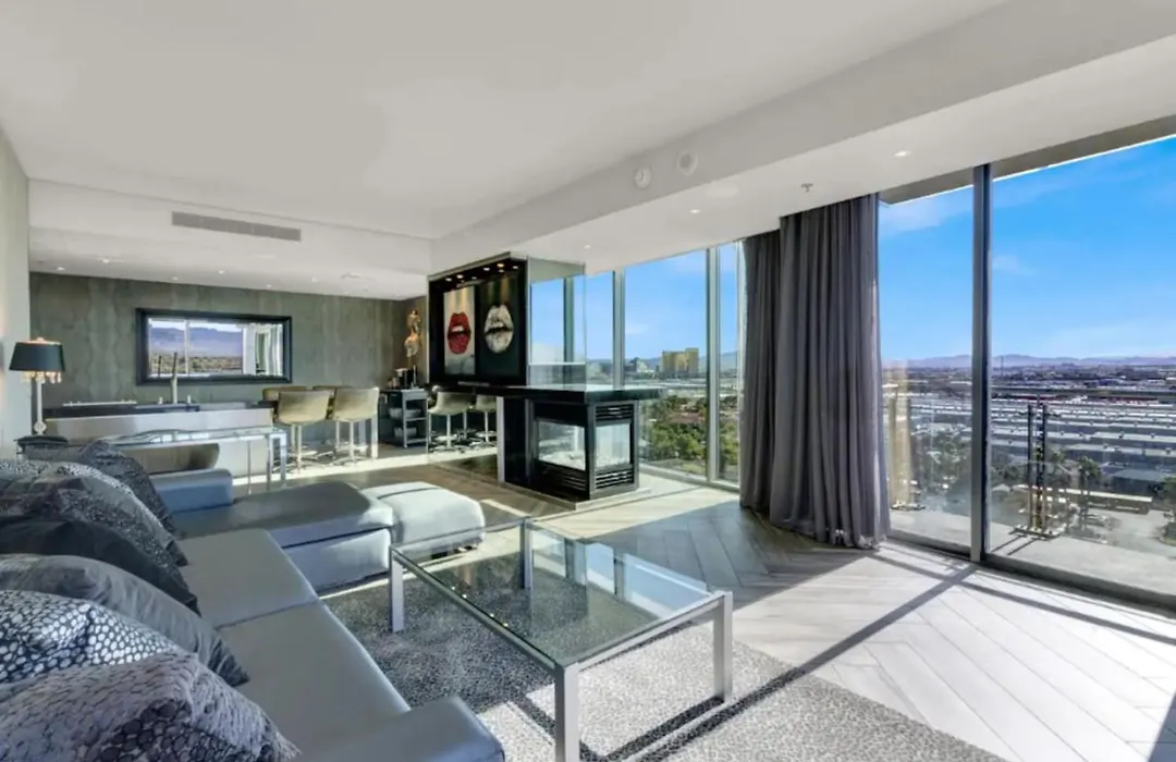 The Adele Palazzo Suite At Palms Place-1