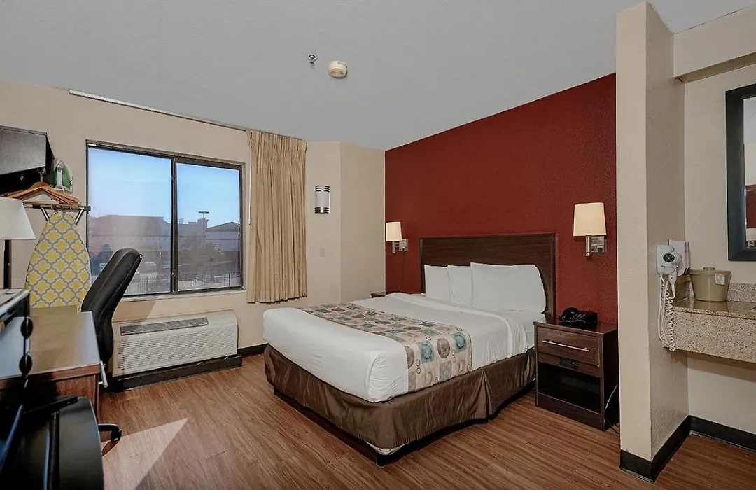 Greentree Inn - Iah Airport Jfk Blvd-1