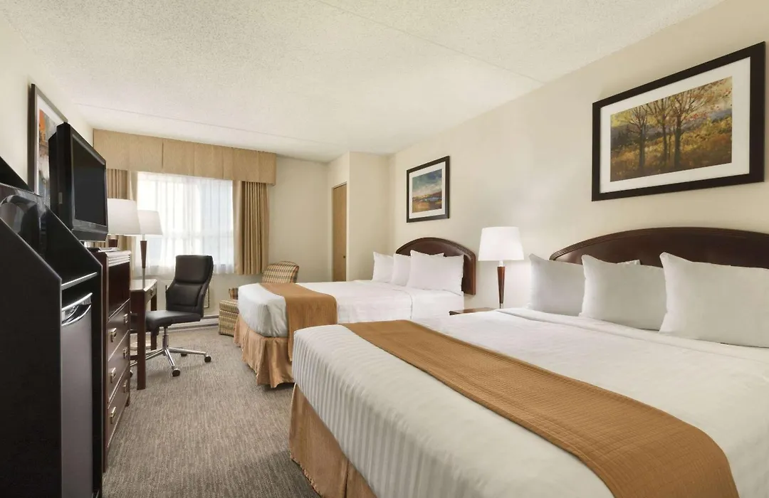 Travelodge By Wyndham Edmonton South-1