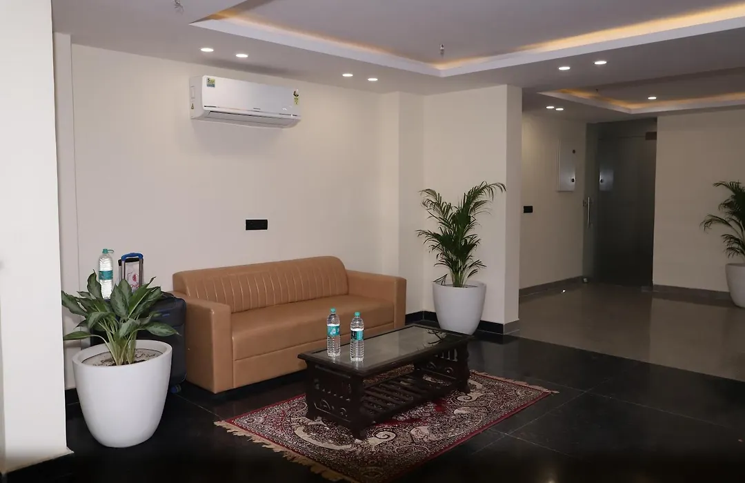 Hotel New Luxx Stay - Near Igi Airport-1