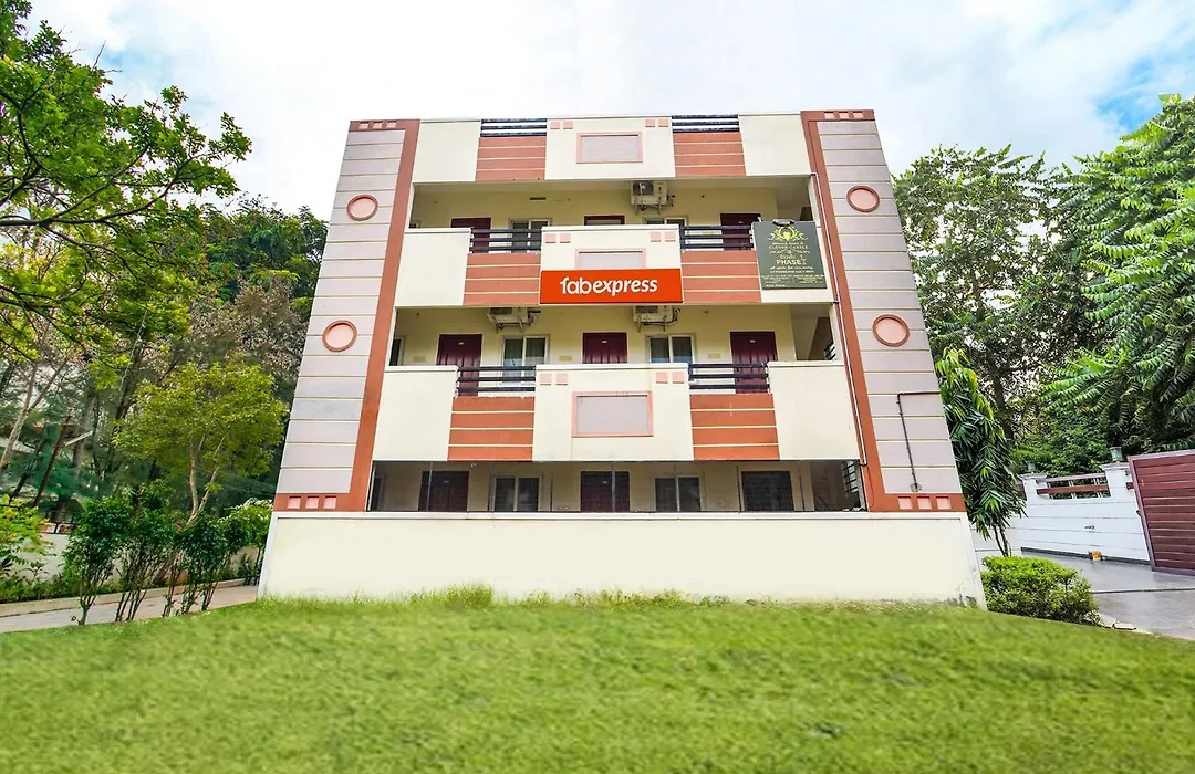 Fabexpress Clover Castle - Nr Coimbatore International Airport-1