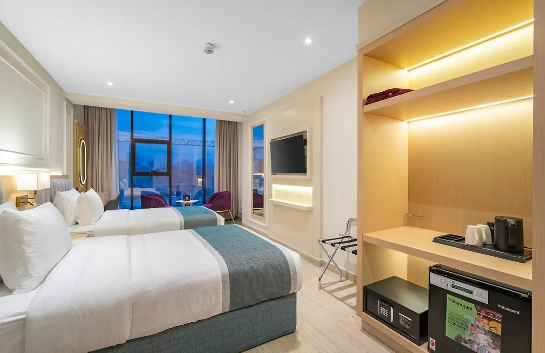 Grand Ambassador Hotel-1