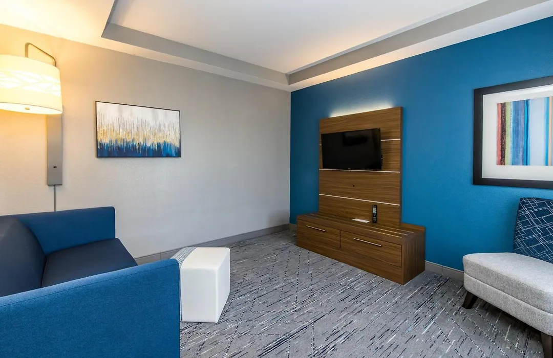 Holiday Inn Express & Suites Downtown Louisville By Ihg-1