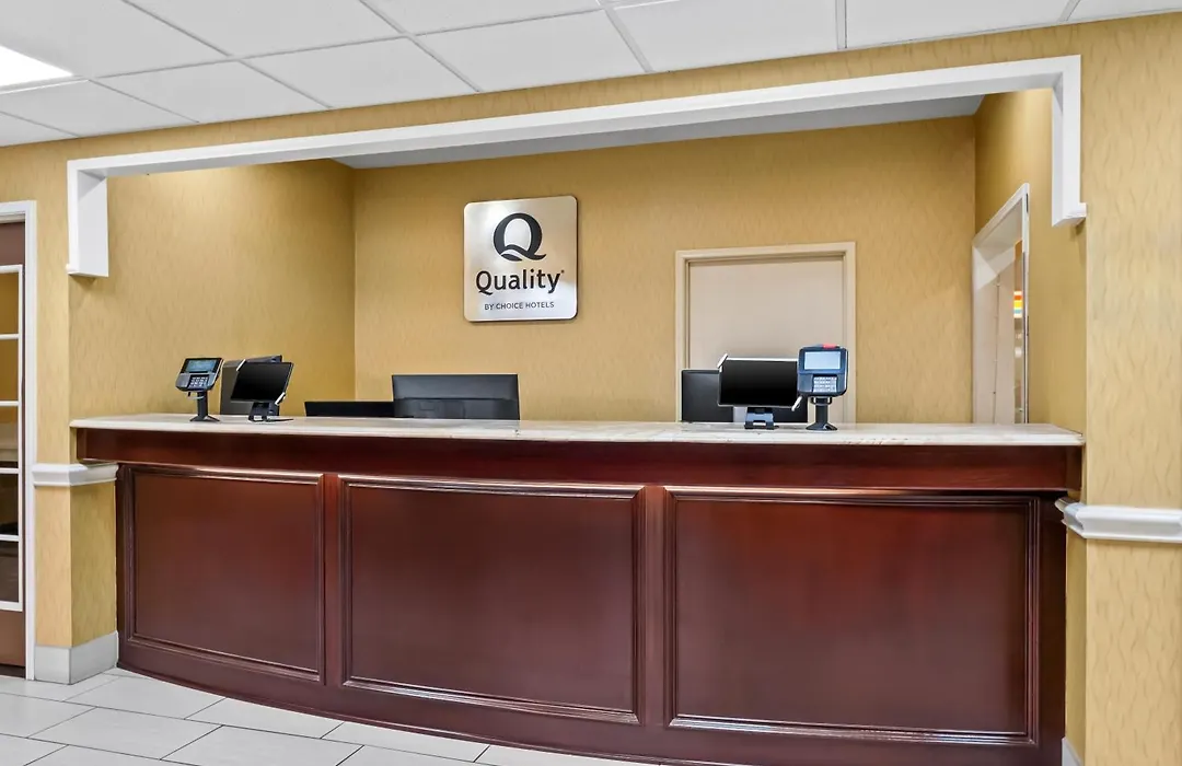 Quality Inn & Suites San Antonio Airport - Stone Oak-1