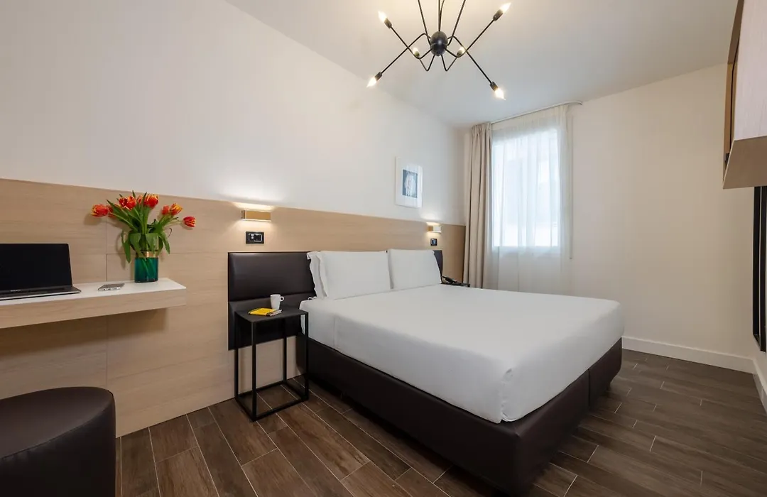 Globus Urban Hotel-1