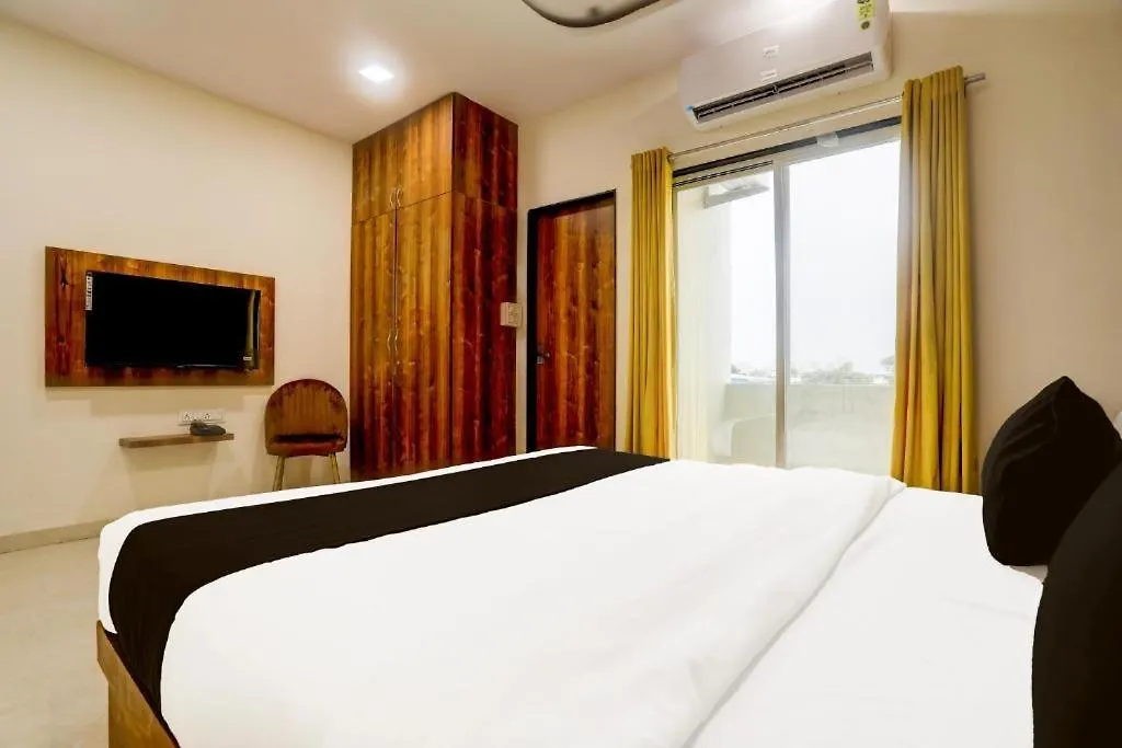 Gaurav Hotel And Restaurant-1