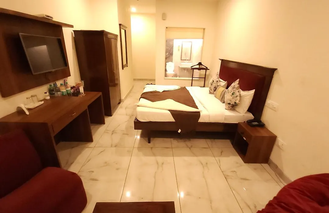 Hotel Vrs Inns-1