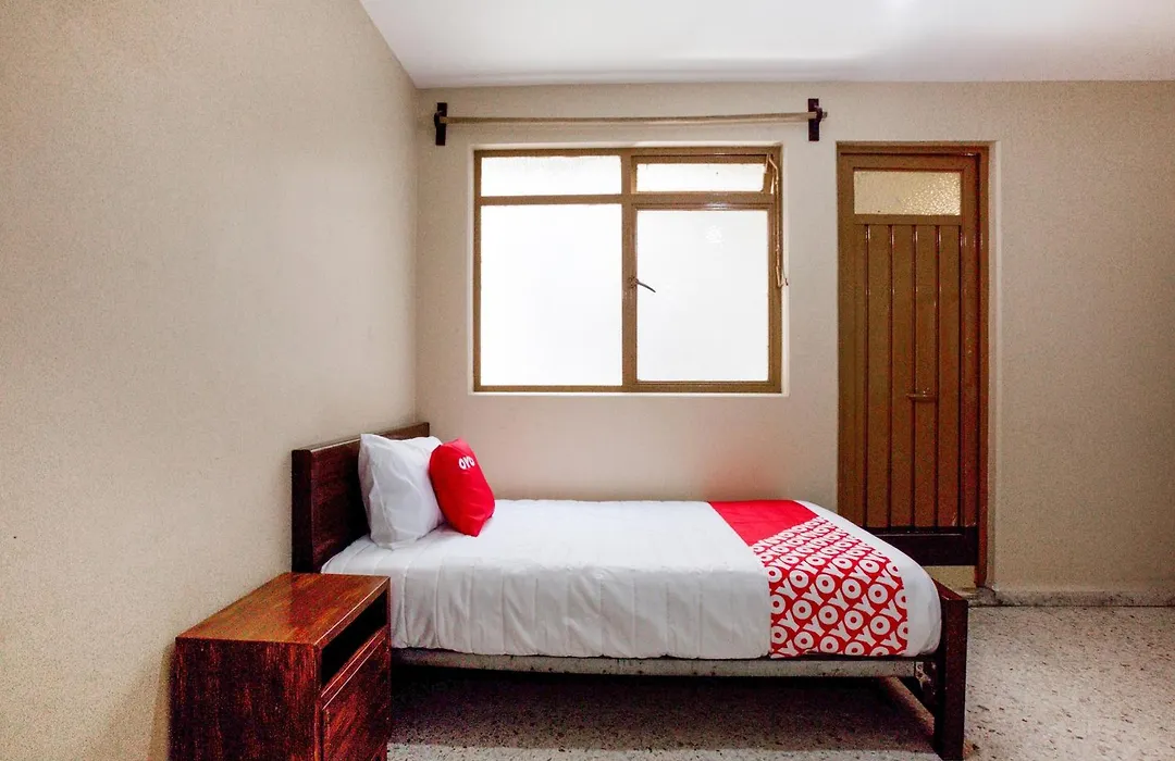Oyo Hotel Emperador, Oaxaca-1