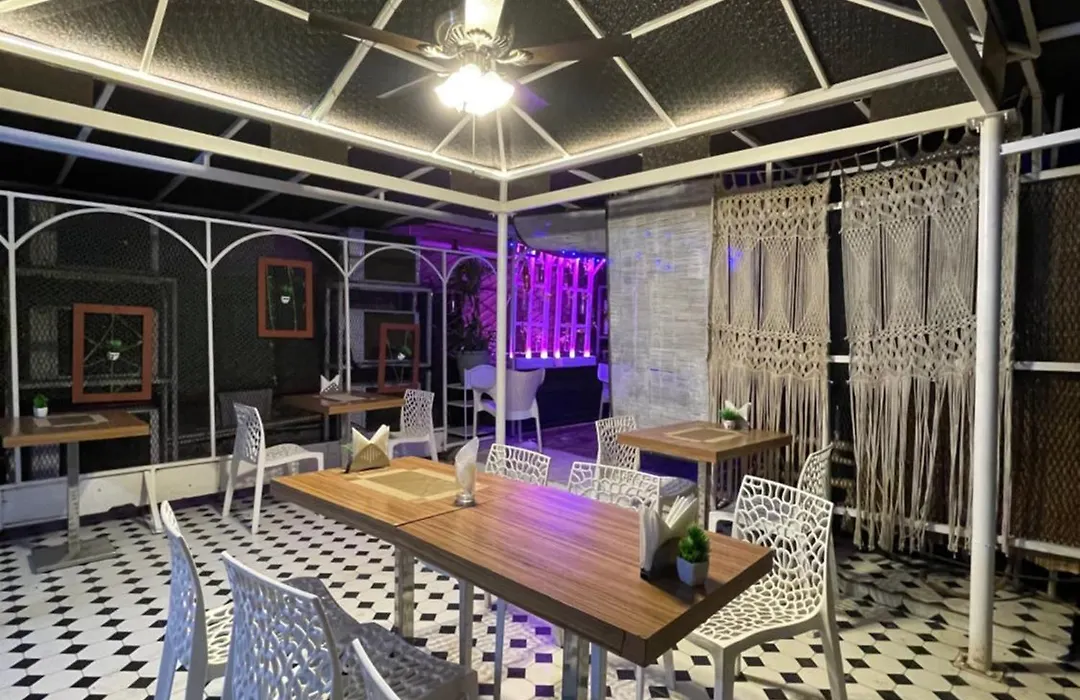 Hotel Downtown 17-1