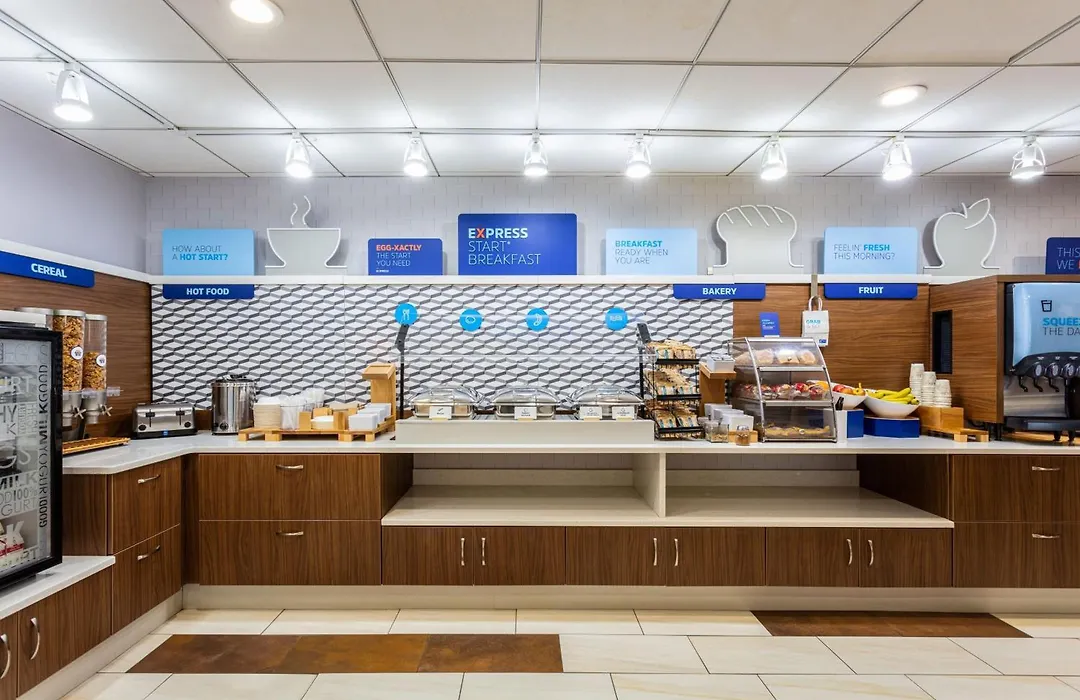 Holiday Inn Express & Suites Newport News By Ihg-1