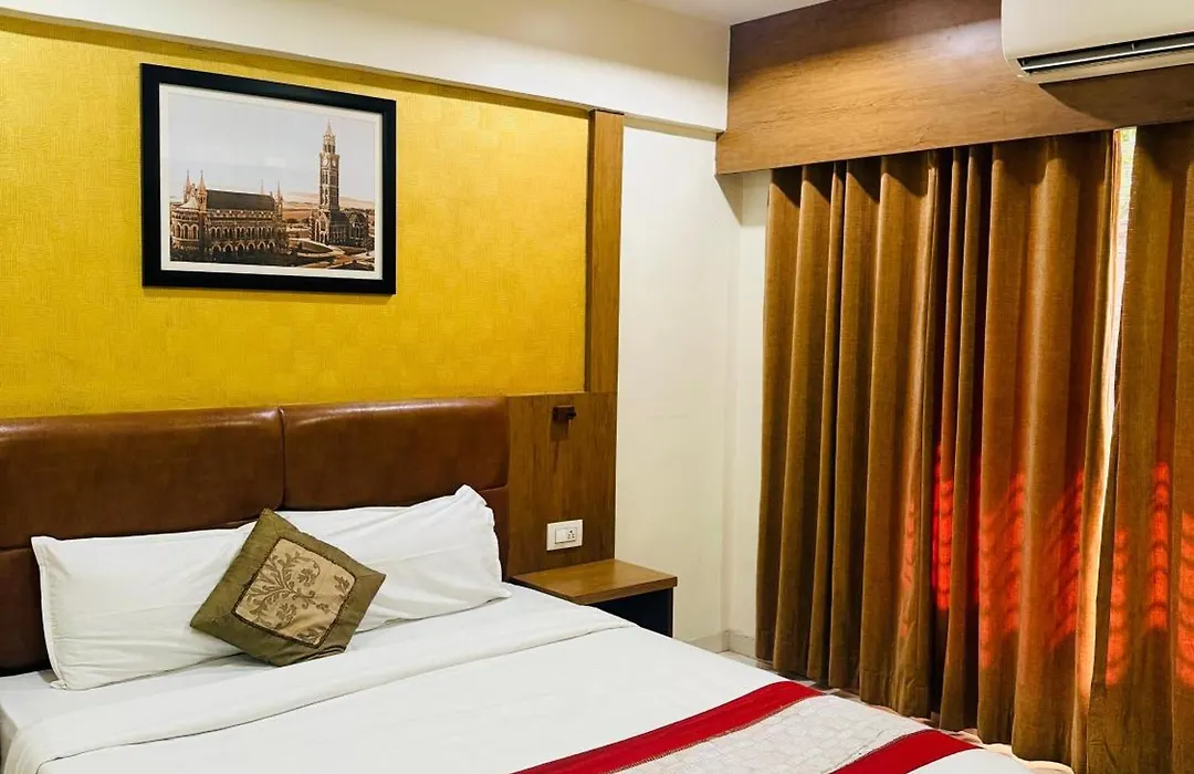 Hotel Crystal Luxury Inn- Bandra-1