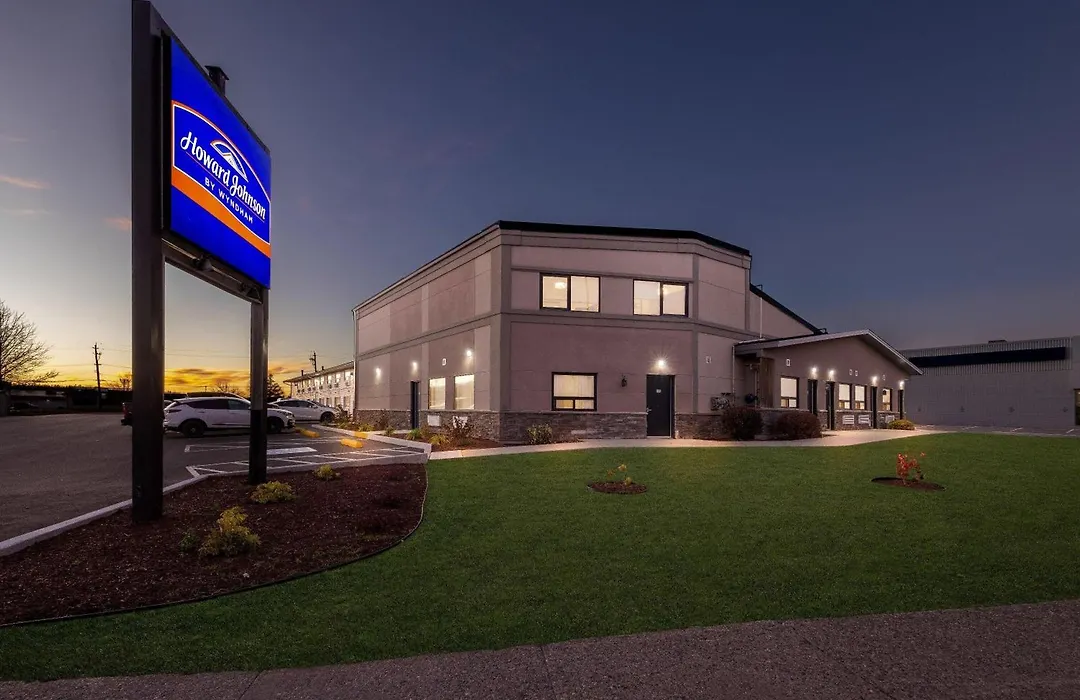 Howard Johnson By Wyndham Thunder Bay-1