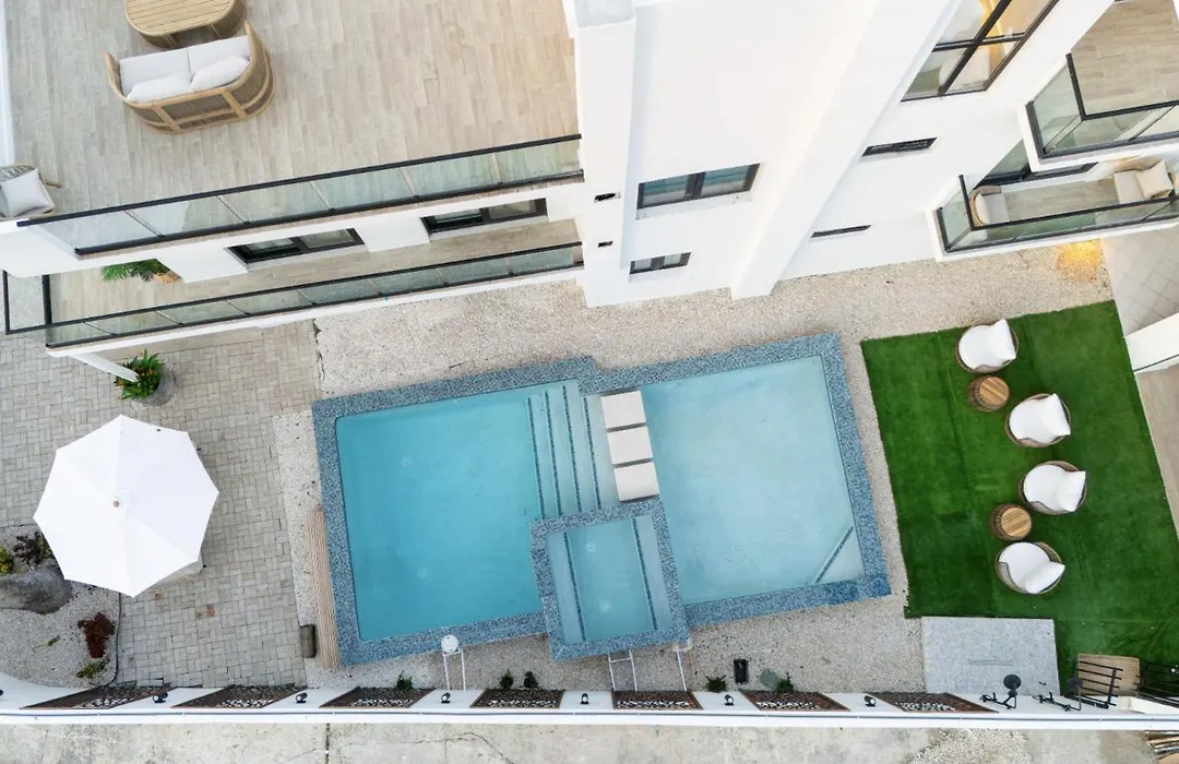 Rooftop Couples Suites At Ocean Park Beach Club-1