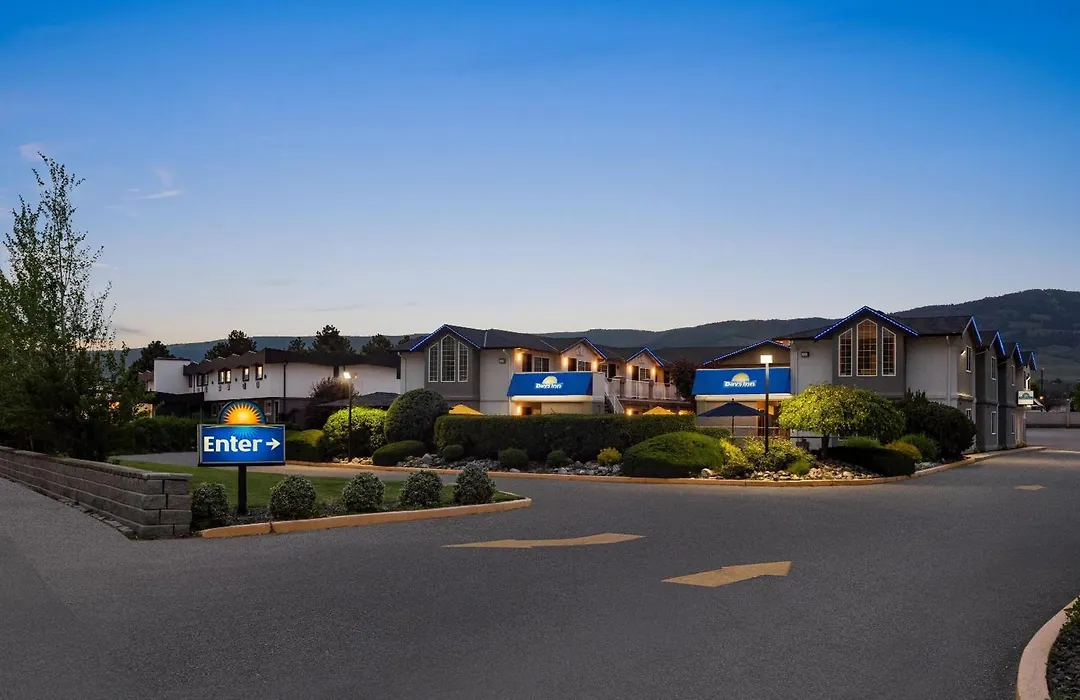 Days Inn By Wyndham Kelowna-1